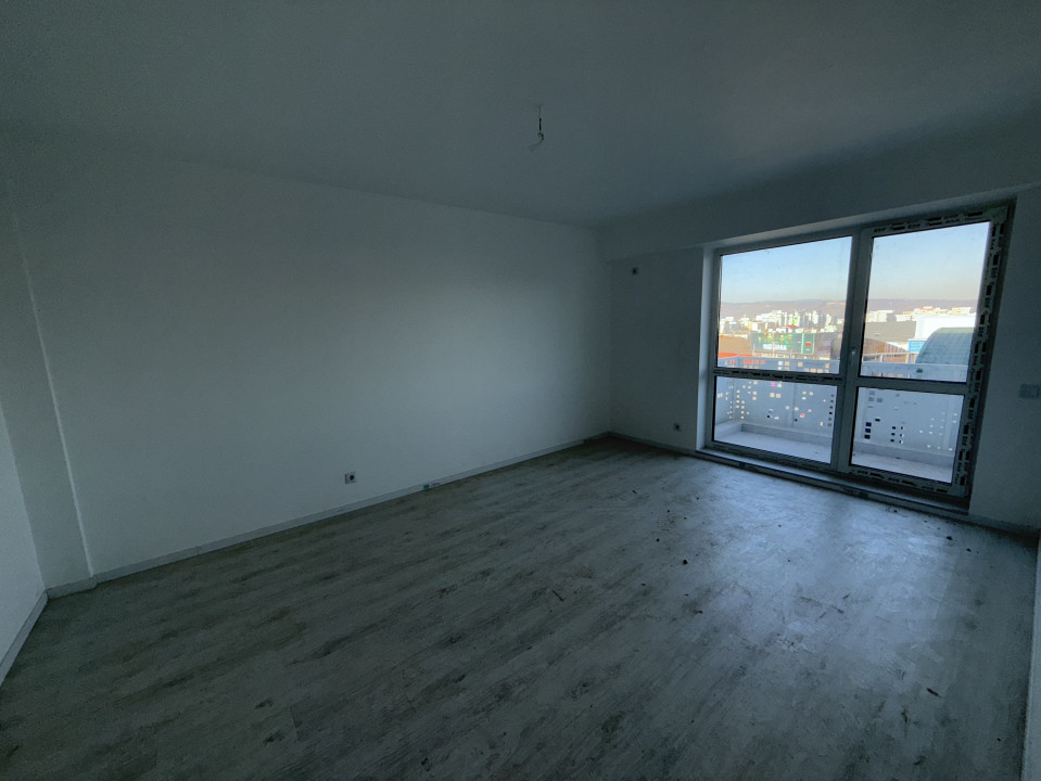 Apartament ultrafinisat, 38,2 mp utili, balcon 3,8 mp, zona strazii Frunzisului