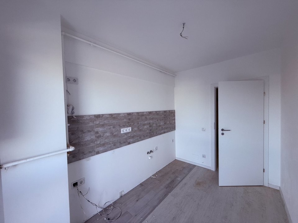 Apartament ultrafinisat, 38,2 mp utili, balcon 3,8 mp, zona strazii Frunzisului