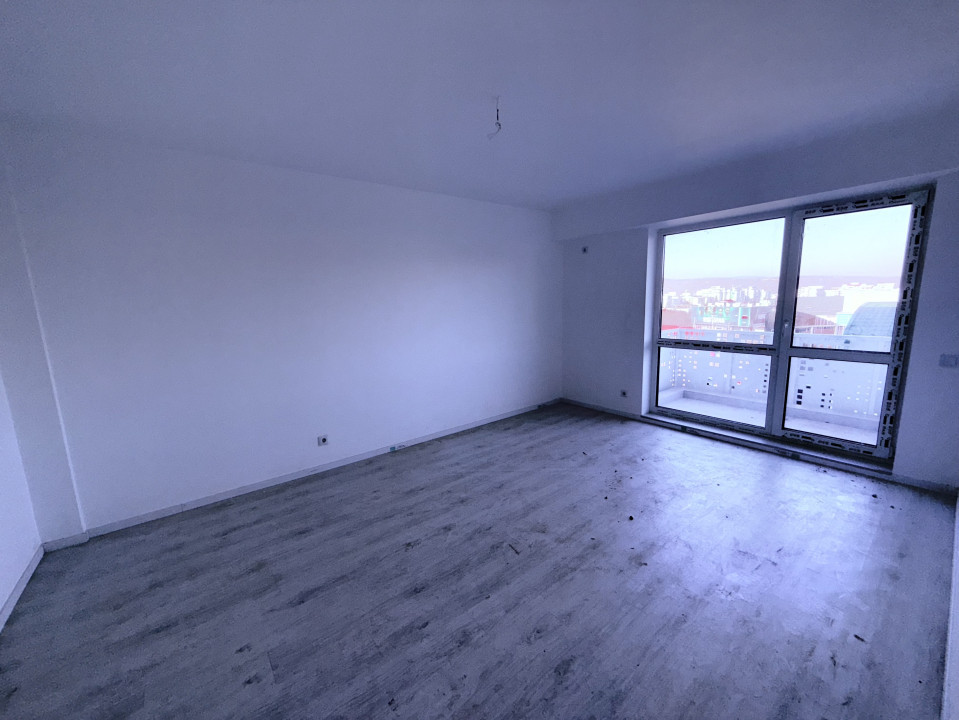 Apartament ultrafinisat, 38,2 mp utili, balcon 3,8 mp, zona strazii Frunzisului