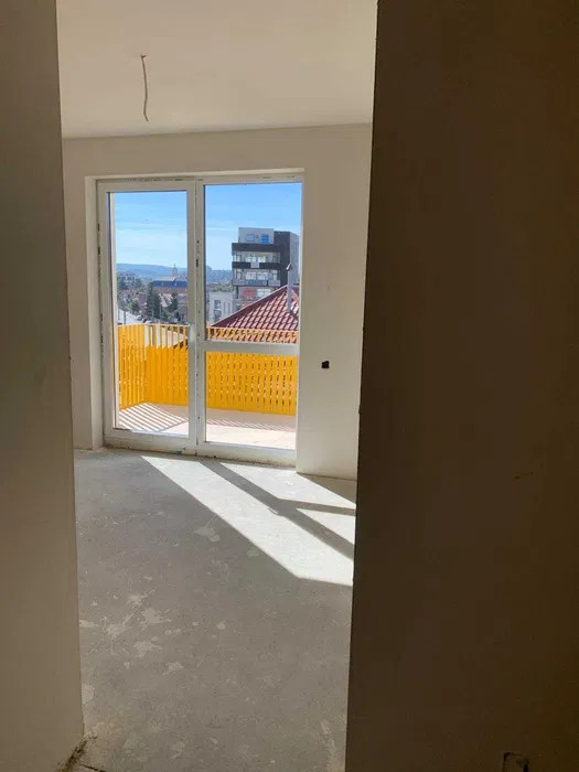 Apartament semifinisat 72mp, 3 camere într-un bloc nou!