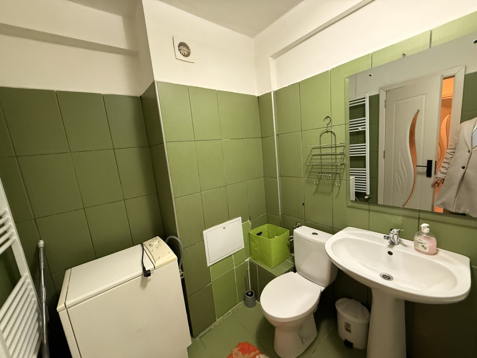 Apartament 3 camere decomandate la cheie, zona Baciu Petrom