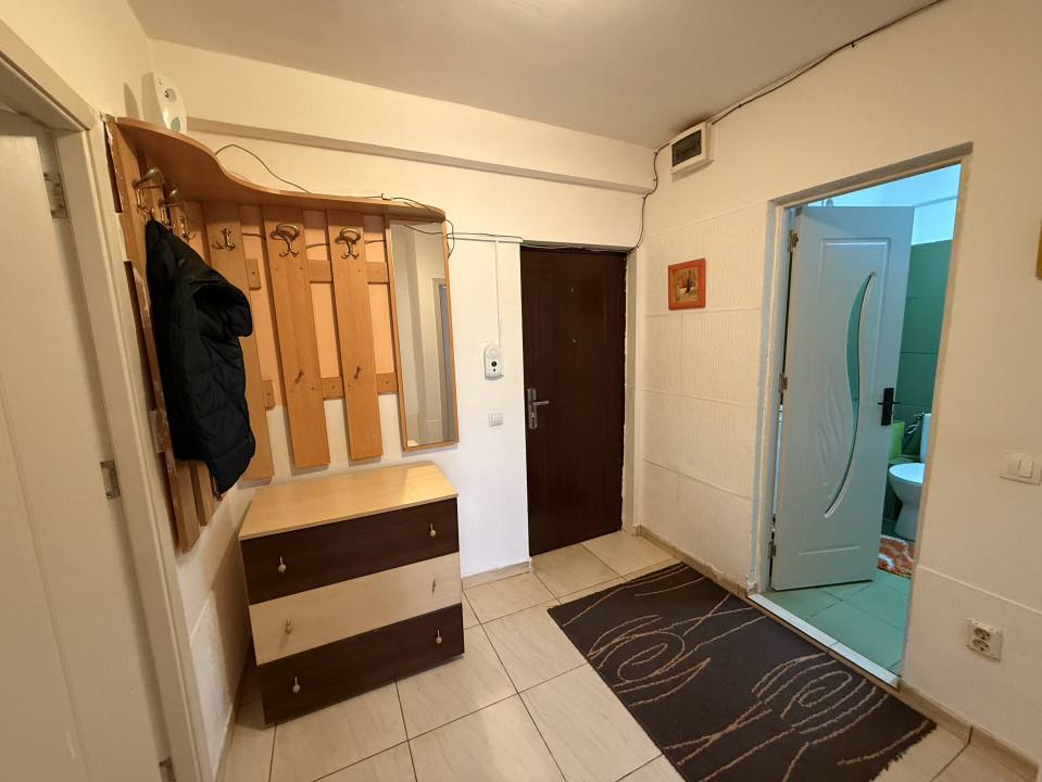 Apartament 3 camere decomandate la cheie, zona Baciu Petrom