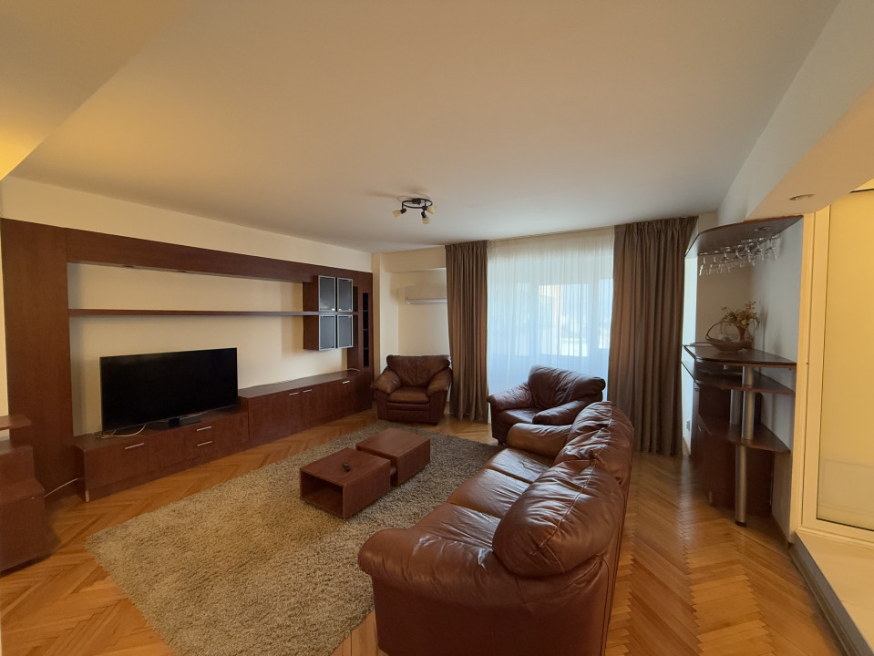 Apartament cu 4 camere zona Iulius Mall