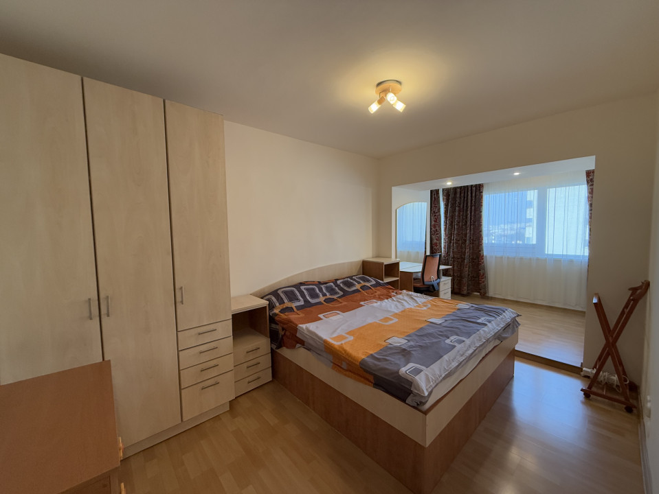 Apartament cu 4 camere zona Iulius Mall