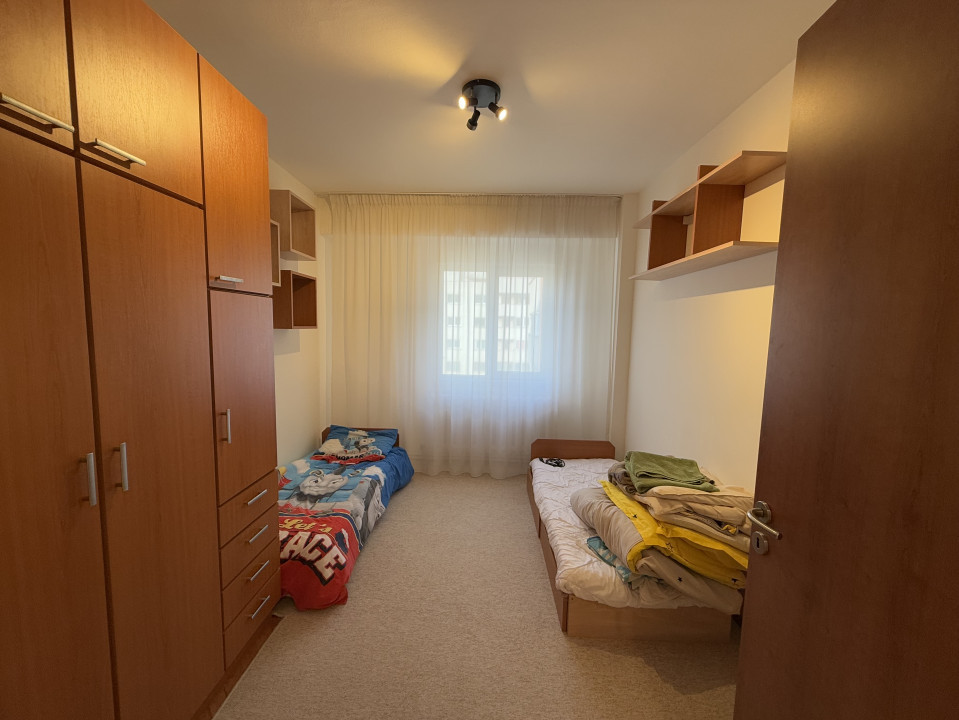 Apartament cu 4 camere zona Iulius Mall