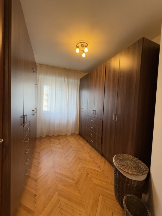 Apartament cu 4 camere zona Iulius Mall