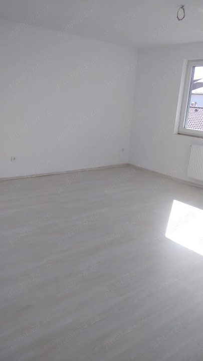 Apartament cu 3 camere, 71 mp, 2 bai, parcare, zona Eroilor