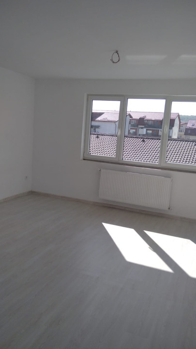 Apartament cu 3 camere, 71 mp, 2 bai, parcare, zona Eroilor