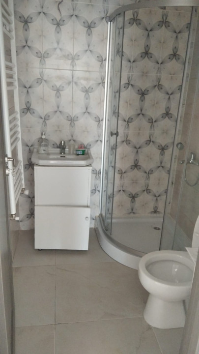 Apartament cu 3 camere, 71 mp, 2 bai, parcare, zona Eroilor