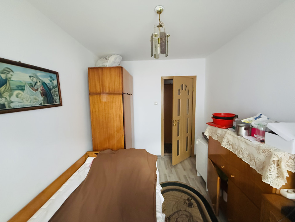 Apartament 3 camere la cheie, 50 mp utili, zona Manastur