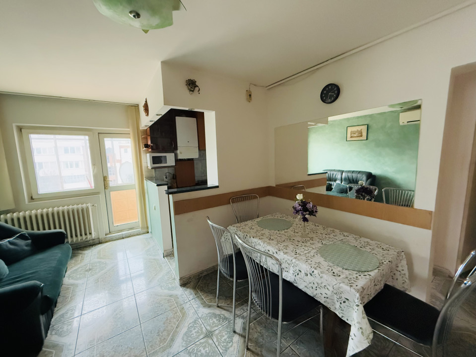 Apartament de inchiriat 3 camere, 55 mp cu balcon 6mp, zona Gheorgheni