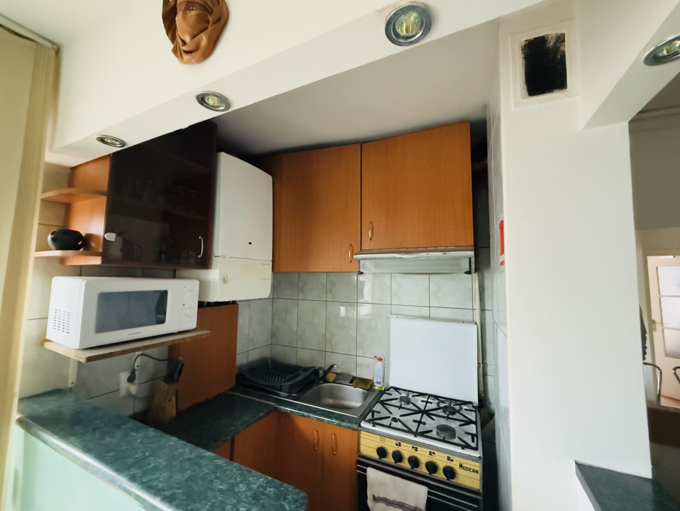 Apartament de inchiriat 3 camere, 55 mp cu balcon 6mp, zona Gheorgheni