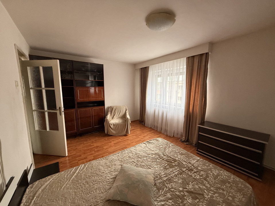 Apartament de inchiriat 3 camere, 55 mp cu balcon 6mp, zona Gheorgheni