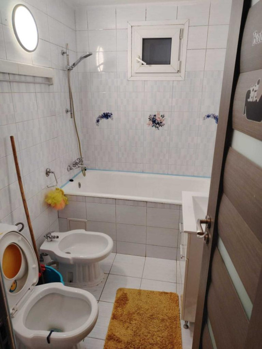  Apartament de 3 camere, decomandat, 66mp, Zona Dambovitei