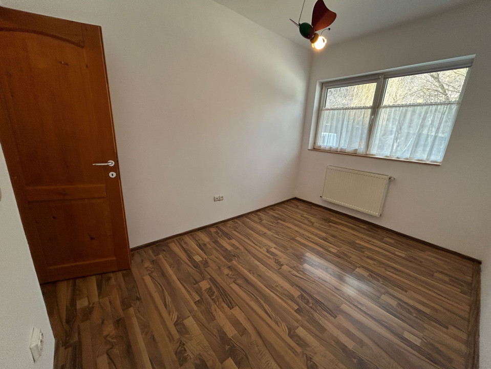 Apartament 3 camere, 53 mp, zona Eroilor Floresti