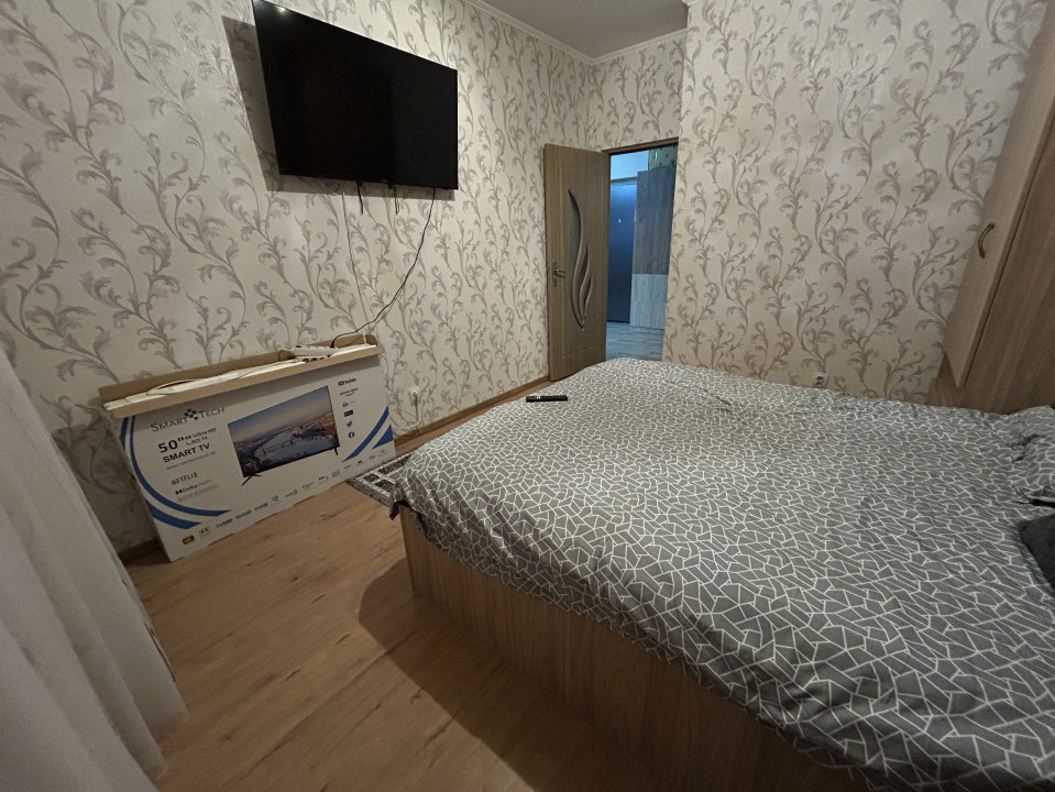 Apartament 2 camere, 52 mp, semidecomandat , grădină 44 mp , zona Subcetate 