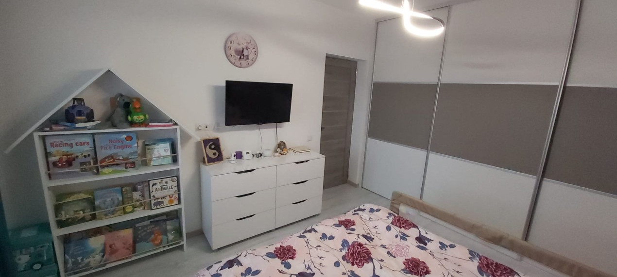 Apartament Modern de 3 camere, 79 mp, 4 mp balcon, zona VIVO