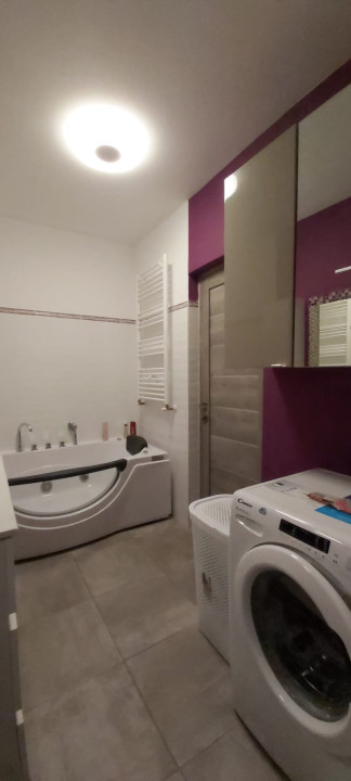 Apartament Modern de 3 camere, 79 mp, 4 mp balcon, zona VIVO