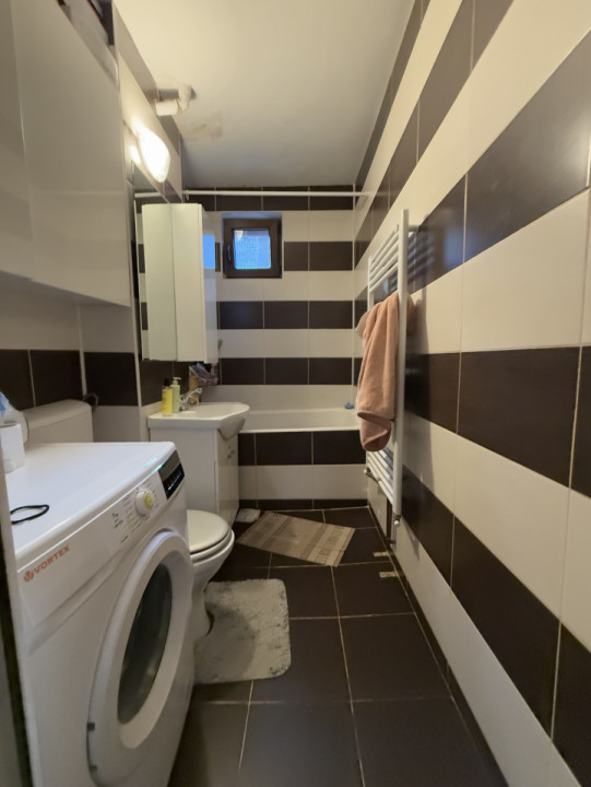 Apartament cu 2 camere decomandate, zona Mercur