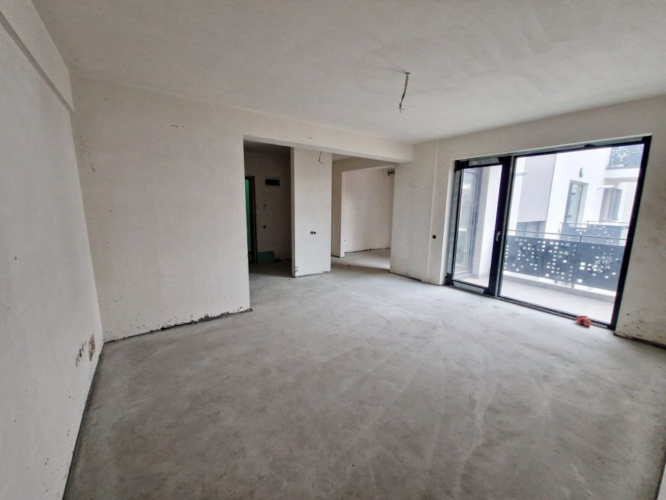 Apartament 3 camere, 70 mp utili, balcon, parcare, zona Pod IRA