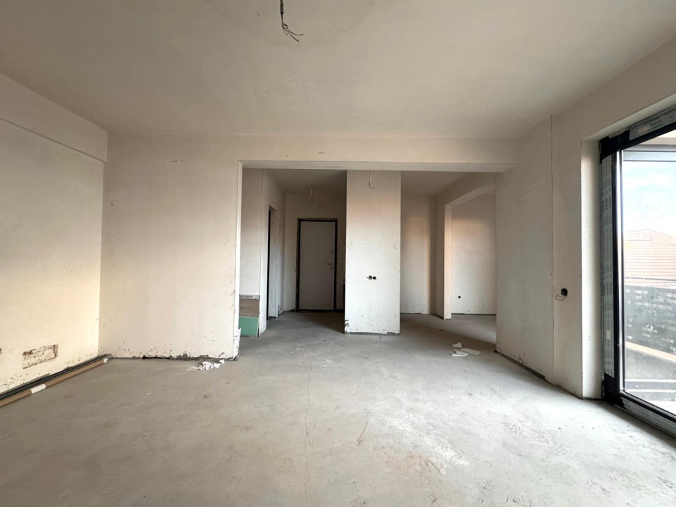 Apartament 3 camere, 70 mp utili, balcon, parcare, zona Pod IRA