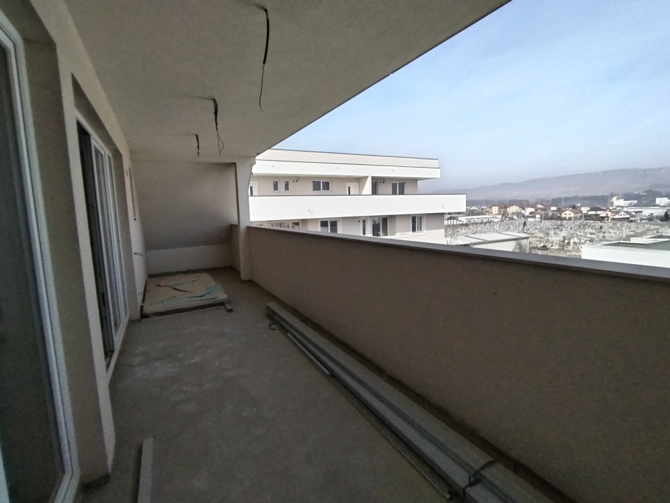 Apartament unic de vanzare, 4 camere, terasa acoperita, Zona Cetatii