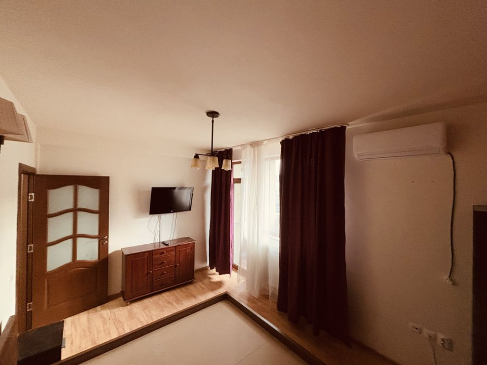 Apartament de 3 camere, 61 mp, etaj intermediar, parcare, Zona Sesul de sus