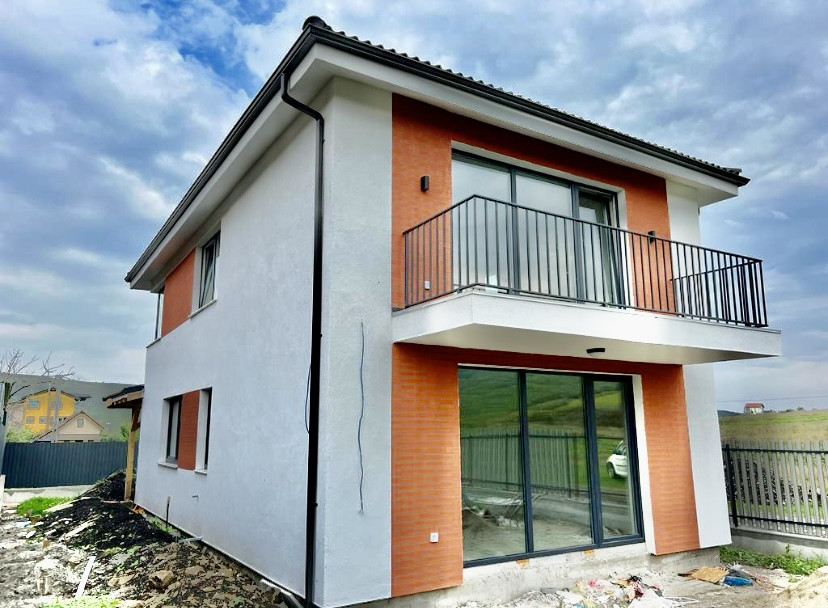 Casa individuala 4 camere, 112mp + 426mp teren, zona frumoasa Campenesti