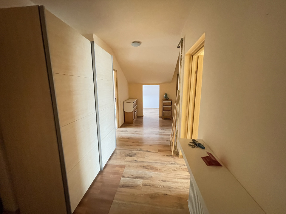 Apartament de 4 camere, 128mp, balcon 18mp, parcare, Zona Eroilor