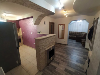 Apartament de 3 camere, de inchiriat , 64 mp Zona Manastur 