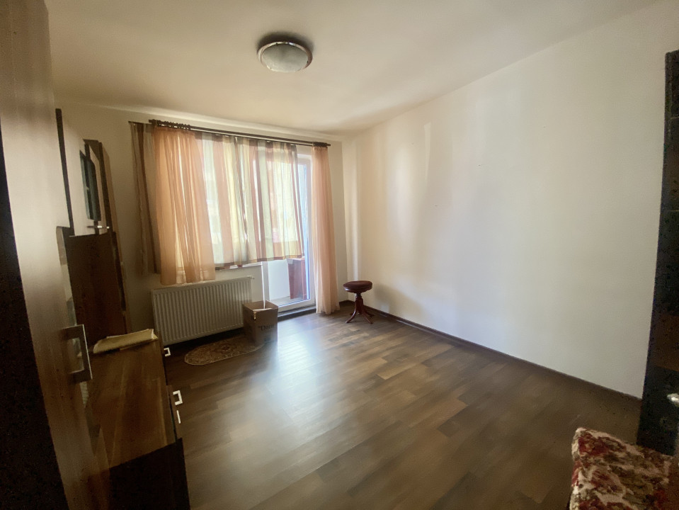 Apartament de 3 camere de inchiriat, 2 balcoane, Floresti