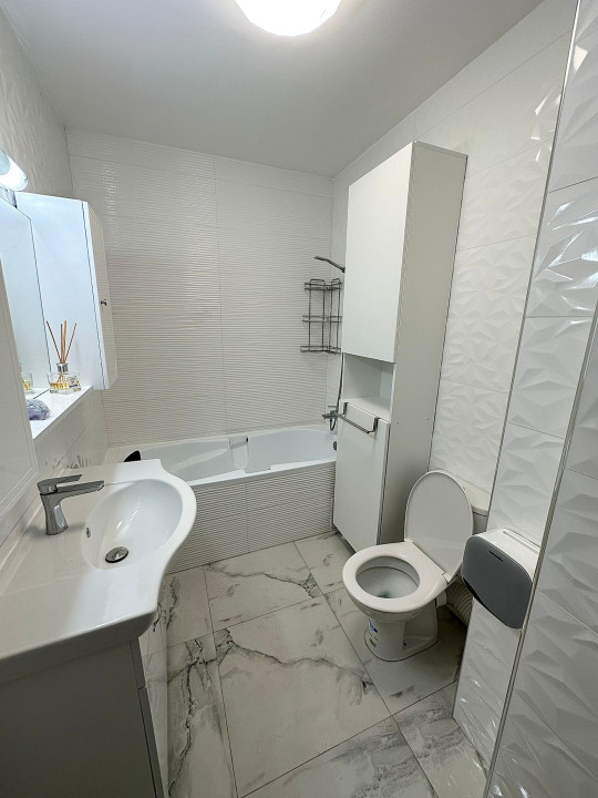 Apartament ultramodern 2 camere , etaj intermediar , bloc cu lift , zona Kik 